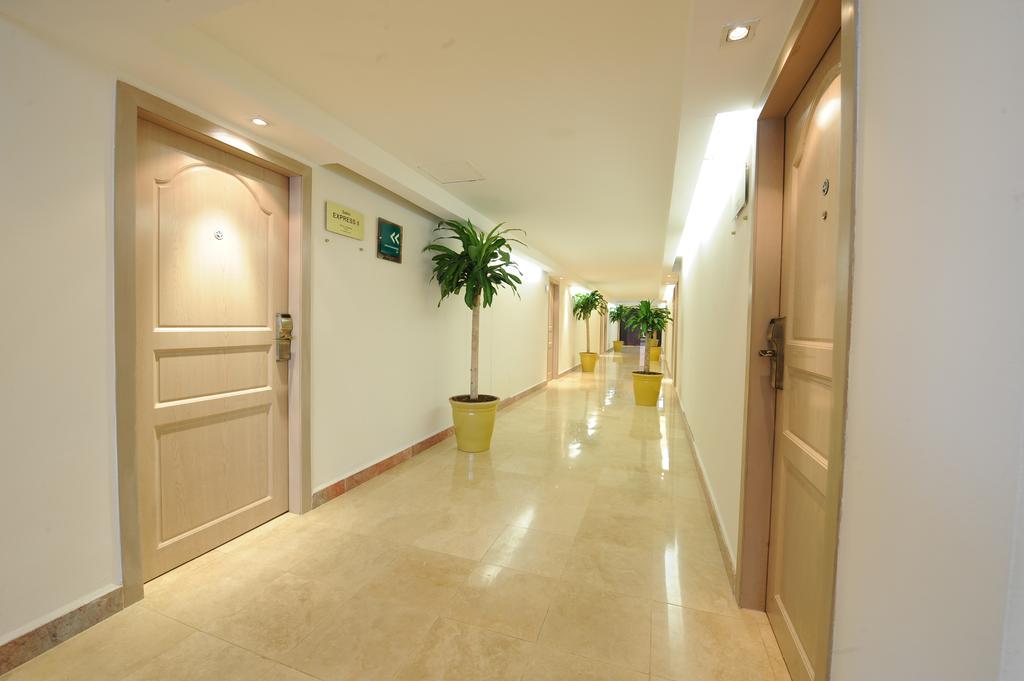 Imperio De Angeles Executive Leon Poliforum Ngoại thất bức ảnh