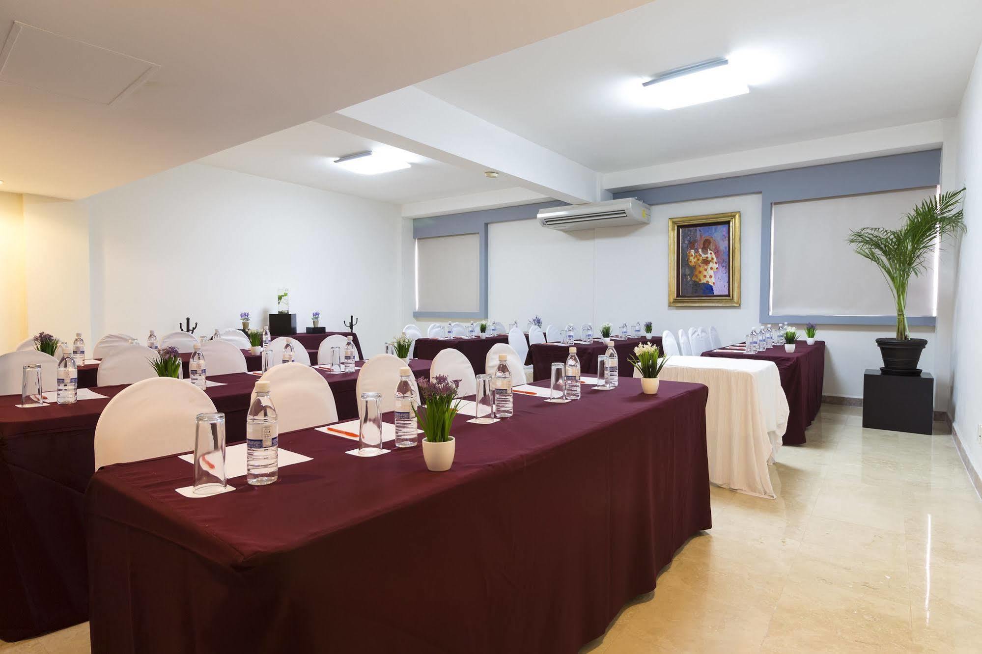Imperio De Angeles Executive Leon Poliforum Ngoại thất bức ảnh